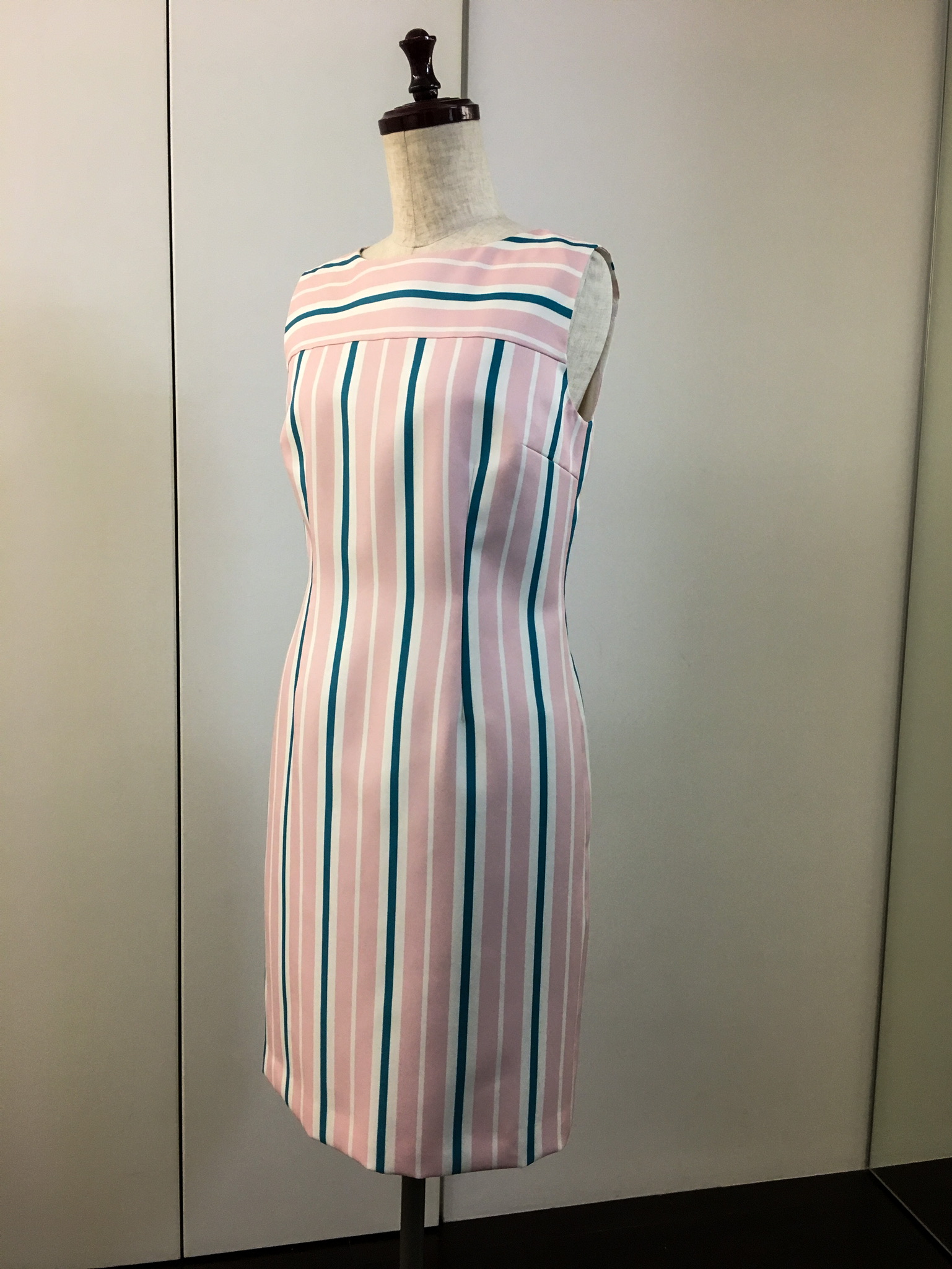 1960年代ファッションイメージのビートルズワンピース コレクション 婦人服 紳士服 ウェディングドレスのオーダーならアトリエニムラ